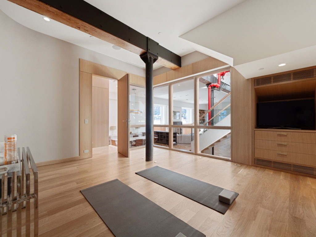 20-383-West-Broadway-Penthouse-Yoga-Studio