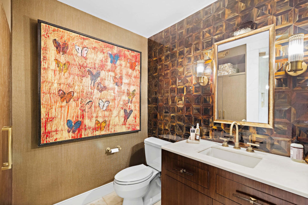 530 Park Avenue, 17F - Bathroom 1