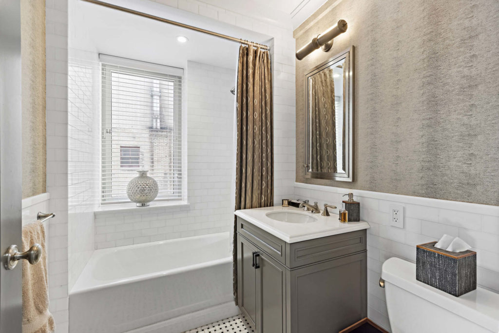 530 Park Avenue, 17F - Bathroom 3