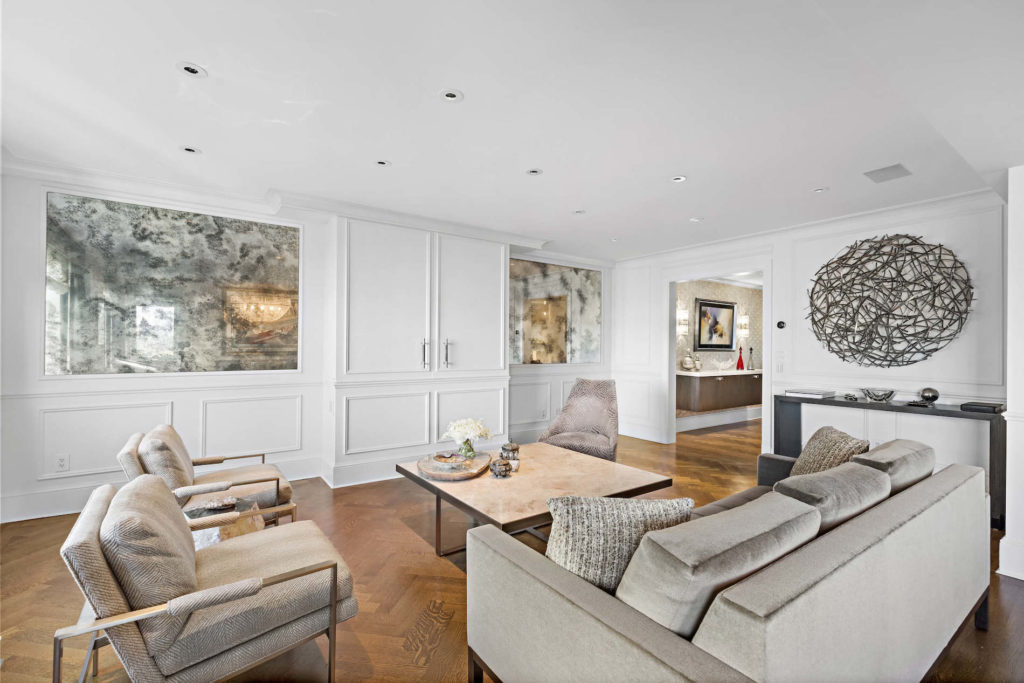 530 Park Avenue, 17F - Living