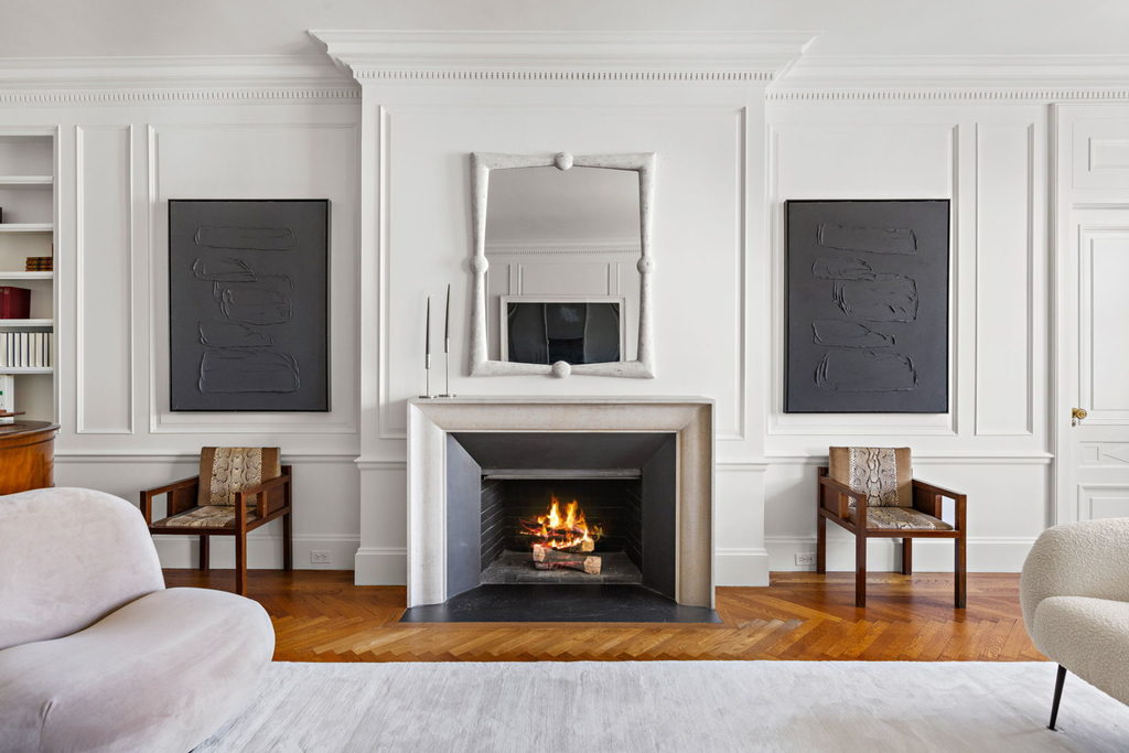 30 East 71, 11B - Living Fireplace