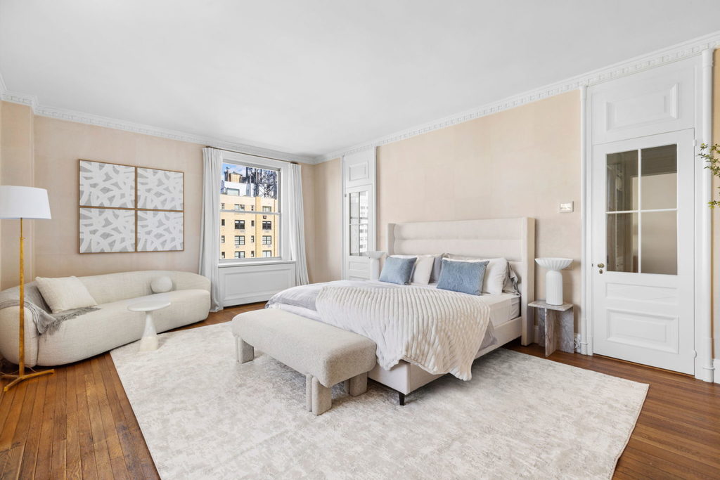 30 East 71, 11B - Primary Bedroom