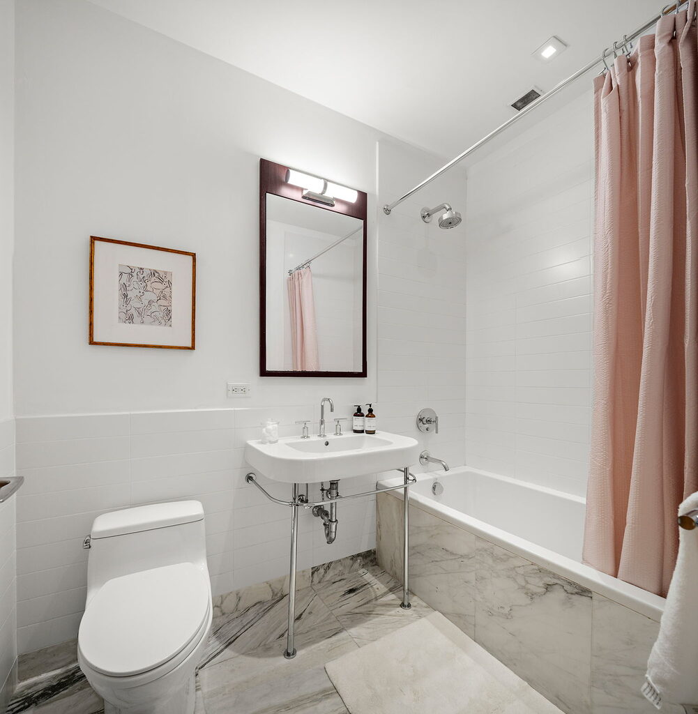 122 Greenwich_Bathroom 2