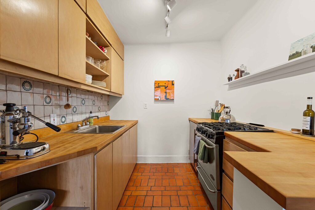 29 Perry, 5R - Kitchen