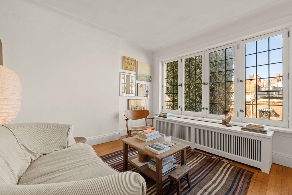 29 Perry, 5R - Living View