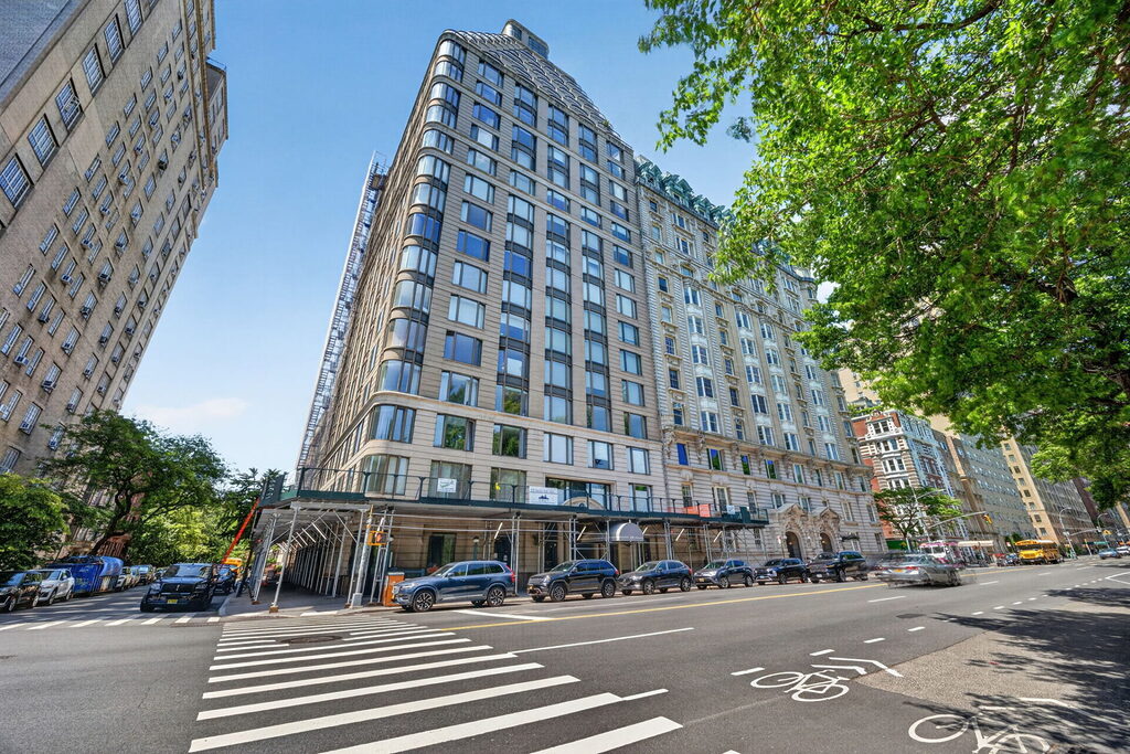 279 CPW, Facade