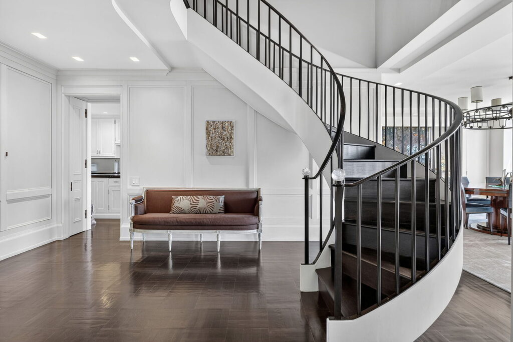 279 CPW, Stair 2
